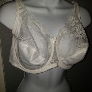 New ivory bra size 44 DD